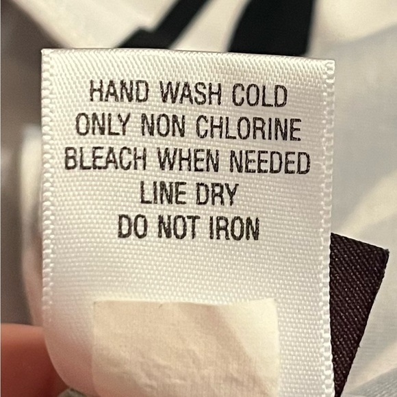 Dana Buchman Black & White Floral Halter Tankini top only (no bottoms) – Size 16 - Picture 8 of 9